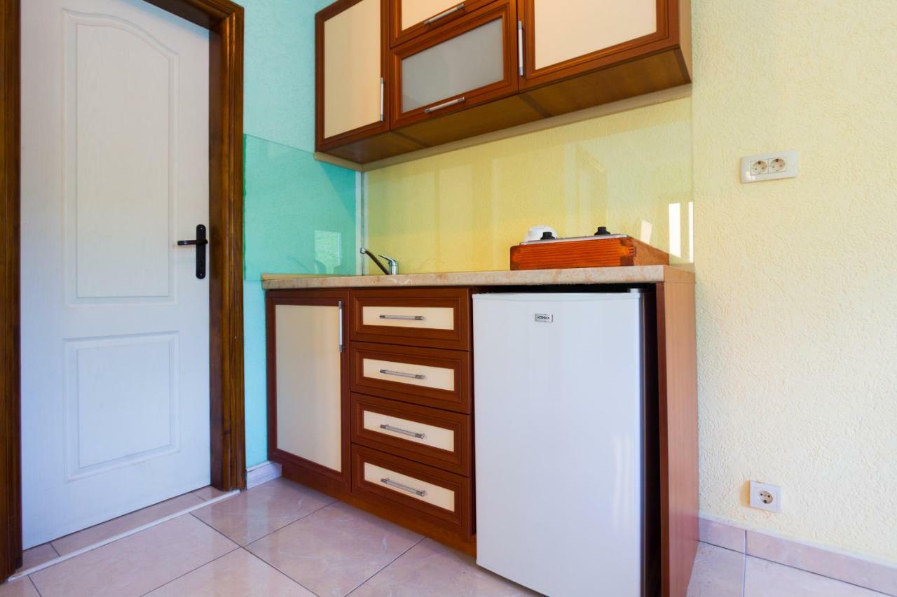Romeo And Juliet Apartments Тиват Екстериор снимка